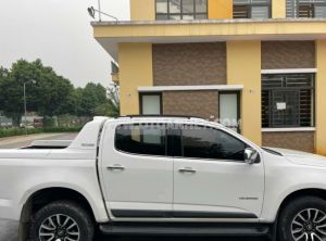 Xe Chevrolet Colorado High Country 2.5L 4x4 AT 2019