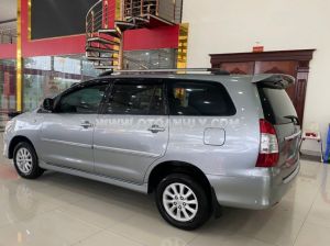 Xe Toyota Innova 2.0E 2012