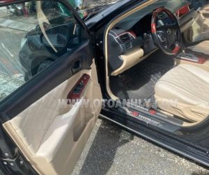 Xe Toyota Camry 2.0E 2013