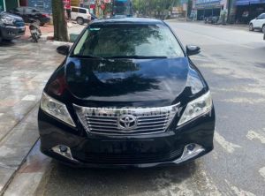 Xe Toyota Camry 2.0E 2013