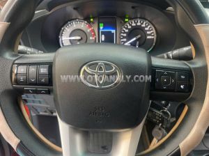 Xe Toyota Hilux 2.4L 4x2 AT 2021