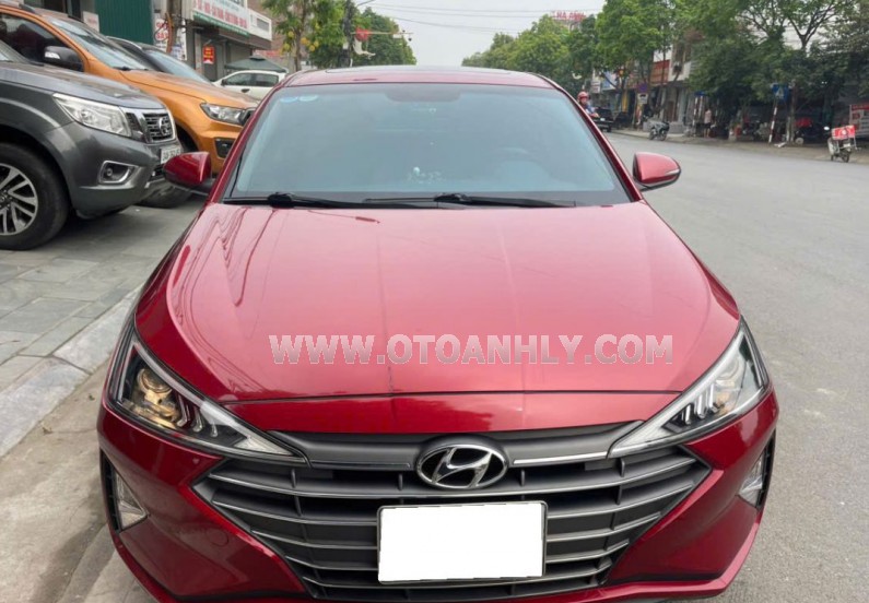 Hyundai Elantra 1.6 AT
