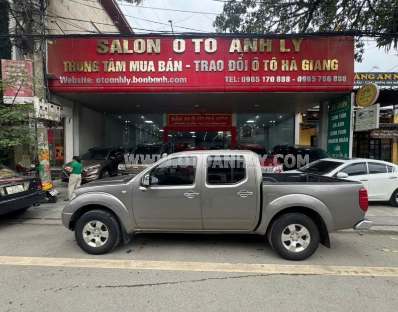 Nissan Navara LE 2.5MT 4WD