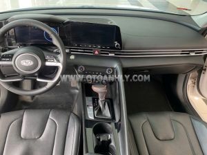 Xe Hyundai Elantra 1.6 AT Đặc biệt 2024