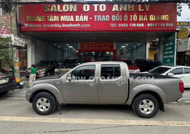 Nissan Navara LE 2.5MT 4WD