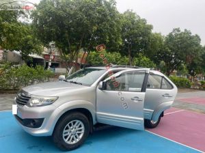 Xe Toyota Fortuner 2.7V 4x2 AT 2012