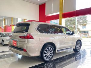 Xe Lexus LX 570 2016