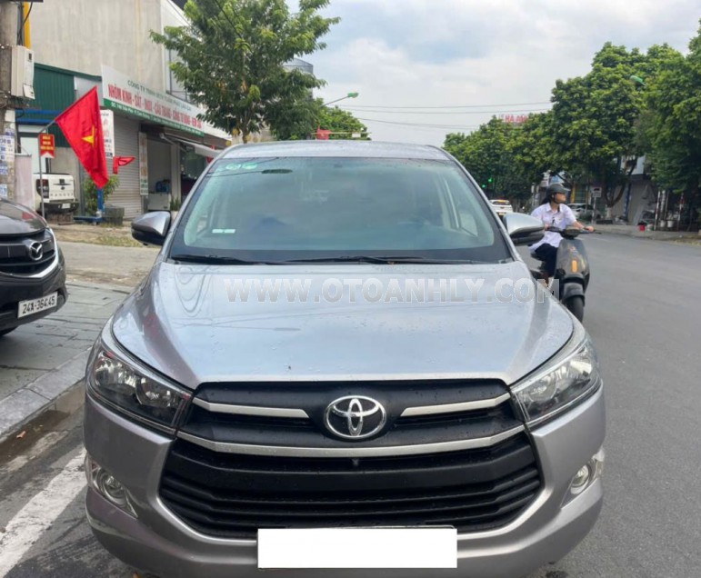 Toyota Innova 2.0E