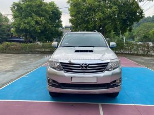 Xe Toyota Fortuner 2.5G 2015